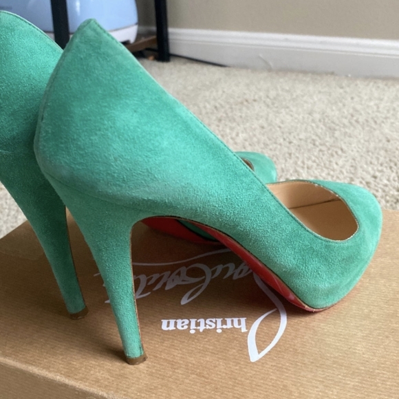 Shoes - Picture 2 of 9